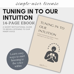 Pode incluir: Uma capa de e-book bege e cinza com o título "Tuning In To Our Intuition" e o subtítulo "Um breve guia motivacional para começar a ouvir nossa voz interior". A capa apresenta uma ilustração simples de uma pessoa segurando seu coração.