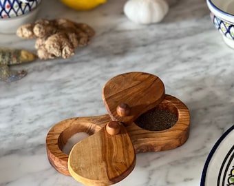 Salt and Pepper Cellar with pivoting lids | Salt and Pepper container | Salt and Pepper keeper