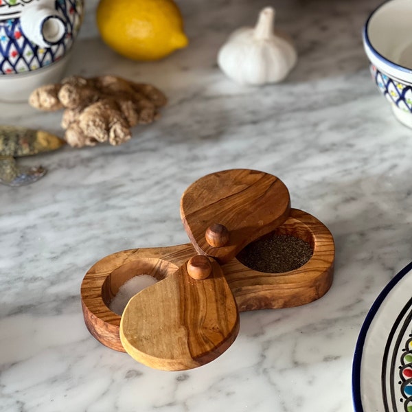 Salt and Pepper Cellar with pivoting lids | Salt and Pepper container | Salt and Pepper keeper