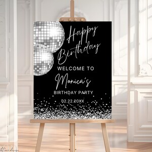 Letrero de bienvenida de feliz cumpleaños, fiesta temática de bola de discoteca plateada, letrero de bienvenida negro y plateado, póster de cumpleaños retro editable, descarga instantánea