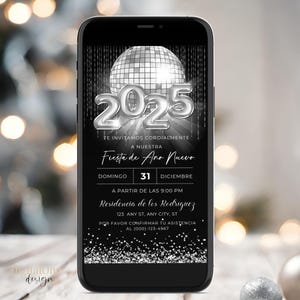 Uitnodiging Spaans nieuwjaarsfeest 2025, zilveren discobal, zwart en zilver themafeest, 2025 NYE uitnodiging Spaans, jaarlijks vakantiefeest