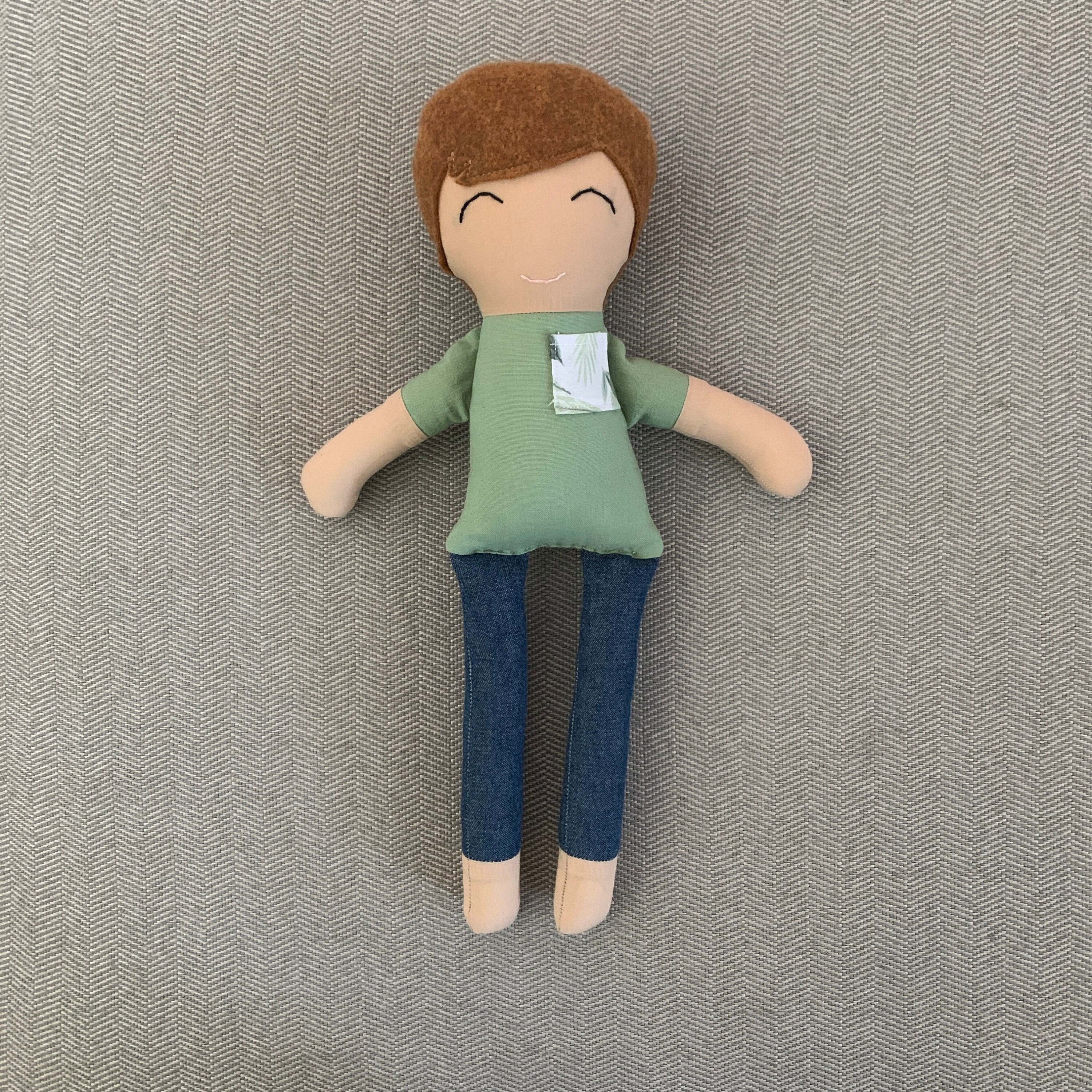 手作りの茶色の肌の男の子人形、柔らかい布人形、記念品 - Etsy 日本