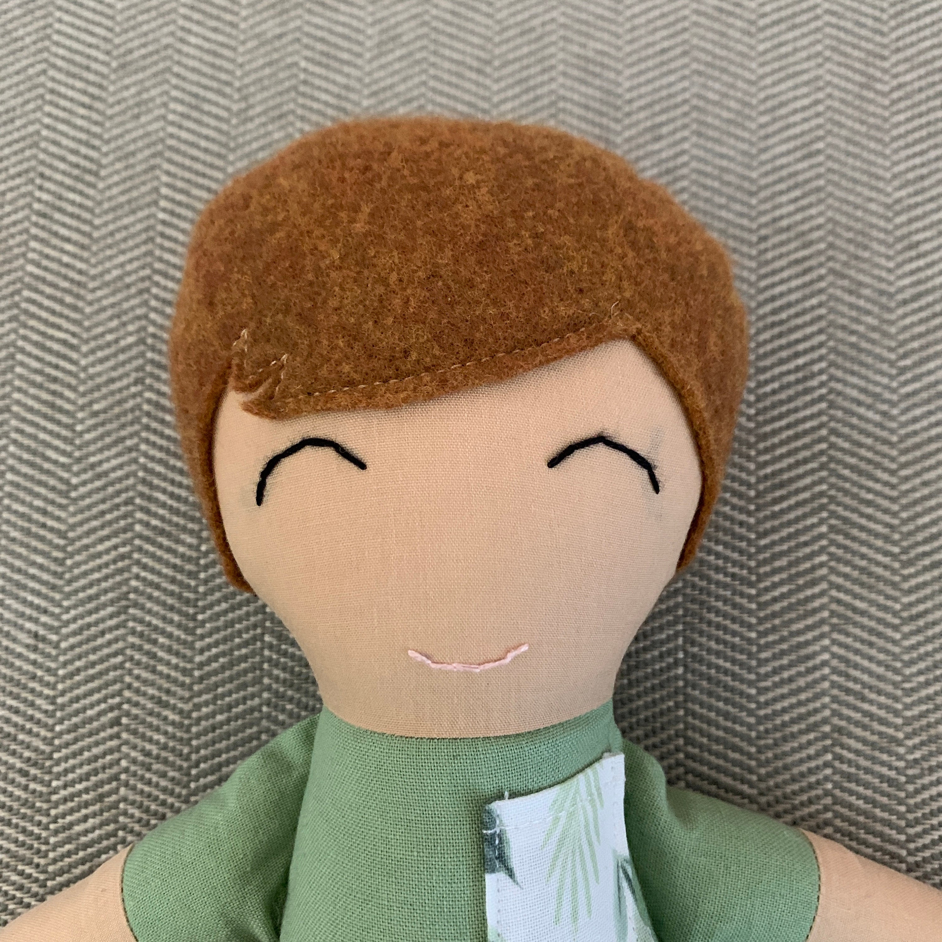 手作りの茶色の肌の男の子人形、柔らかい布人形、記念品 - Etsy 日本