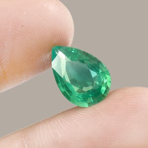 4.50 Ct - AAA Flawless Green Ceylon Parti Sapphire Loose Pear Gemstone Cut, Extreme Quality Sapphire Ring & Fine Jewelry Making Gemstone Cut