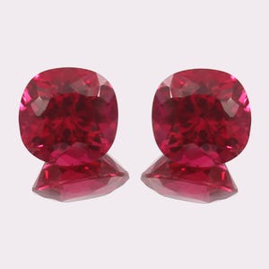 AAA Mogok robijn kussenslijp edelsteen, bijpassende set van 8 x 8 mm, trouwoorbellen met losse geboortesteen.