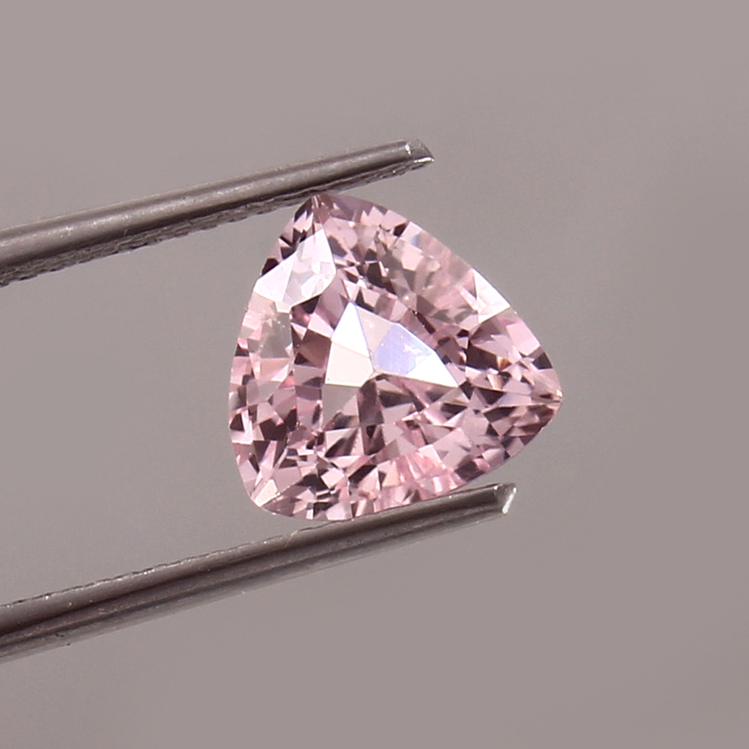 RARE !! MORGANITE DE MADAGASCAR 6.8 mm x 5.8 mm ★★ p340.129T