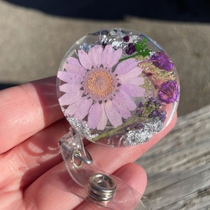 Rotoli di badge personalizzati per infermieri - glitter - fiori pressati - regali per infermieri - regali per insegnanti - regali per medici - fiori veri - ufficio