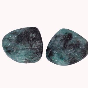 Beautiful Natural Precious Emerald Carving Heart Shape Gemstone 2 Piece Set 30x33 MM Size