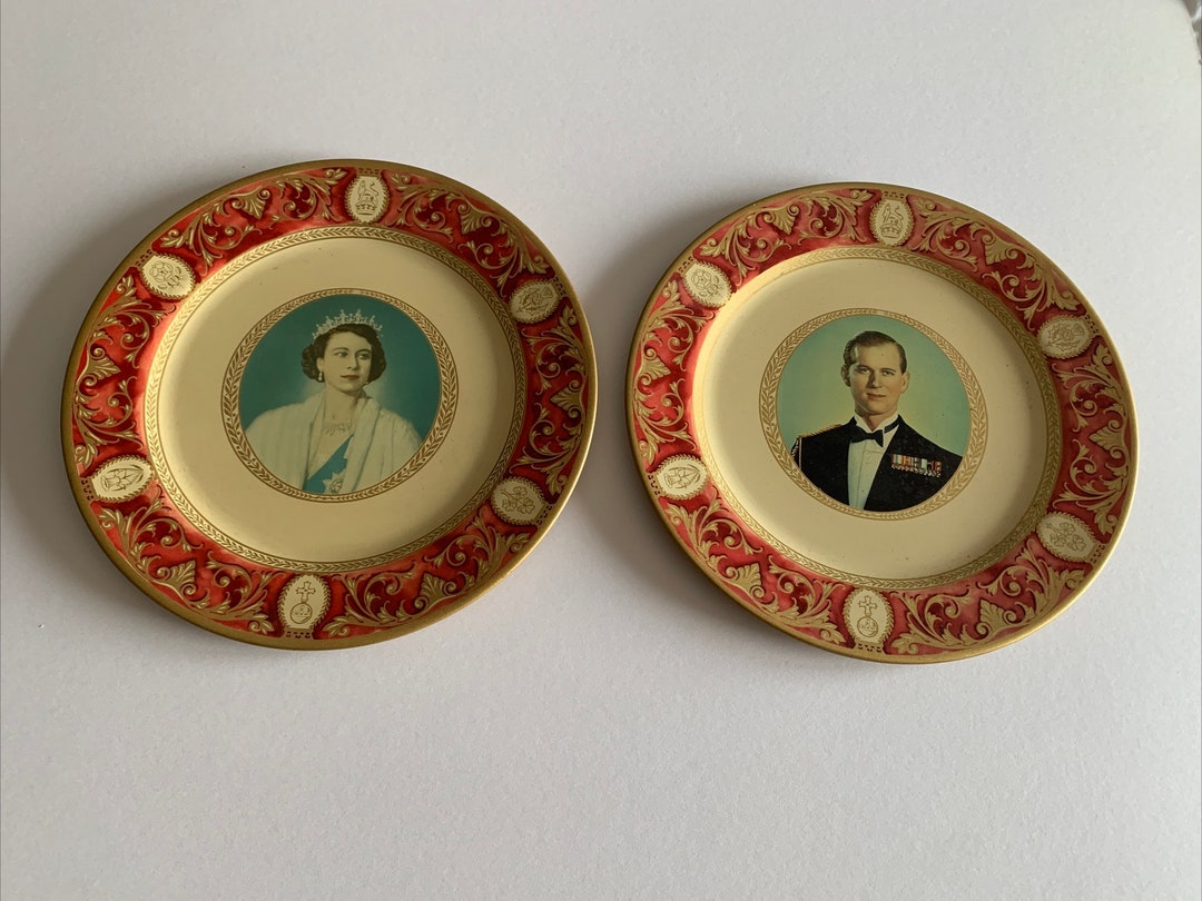 Elizabeth R Plate Vintage Portland Ware Tin Plates Featuring Queen Elizabeth Ii & Prince ...
