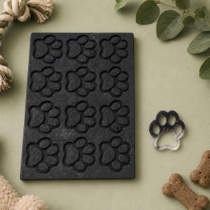 Silicone mold for dog paw pendants, 12-piece set – paw outline with hole – resin epoxy resin casting mold