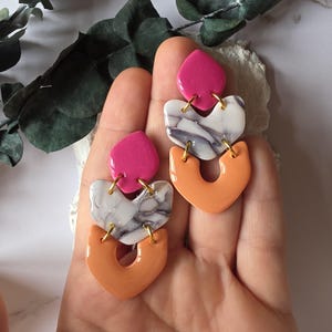 Polymer clay earrings handmade – marble look with neon details, three-piece, large earrings with pink & orange