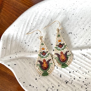 Brown Floral/Botanical earrings,Fringe Earring,Long Seed Bead Earrings,folk,,Gift for Women,Boho Tribal Jewellery,Long Seed Bead Earrings