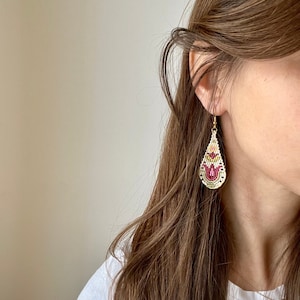 Boucles d'oreilles fleuries avec franges en perles de rocaille : bijoux Boho Miyuki pendants