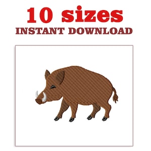 Könnte beinhalten: Stickdatei eines braunen Wildschweins mit weißen Hauern. Das Design ist in 10 Größen zum sofortigen Download verfügbar.