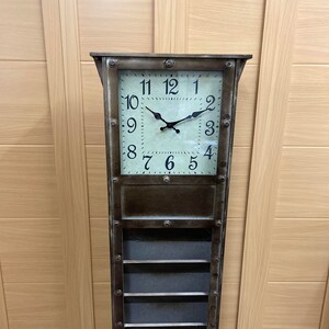 Reloj industrial de pie o de pared con estante para letras de 120 cm