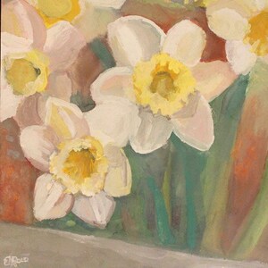 Puede incluir: Pintura al &oacute;leo de narcisos. Las flores tienen p&eacute;talos blancos y centros amarillos brillantes. La pintura tiene un estilo suave e impresionista con tallos verdes y un fondo neutro. La firma del artista est&aacute; en la esquina inferior izquierda.