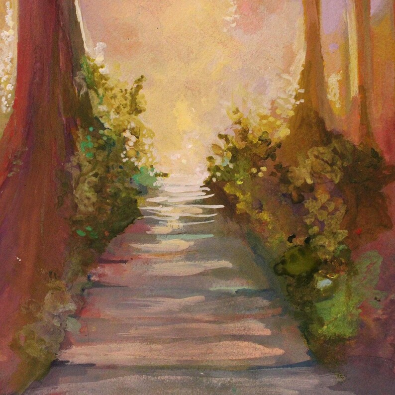 Op de afbeelding: Aquarel schilderij van een bospad. Het pad is grijs en leidt naar een helder, geel getint licht. Bomen en struiken omzomen het pad, met groen en geel blad. De bomen zijn bruin en rood.