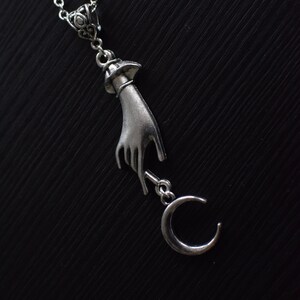 Collier main du destin, lune ou tarot, divination, magie, witchy, witch, sorcière, cartes, occulte, rituel, voyance