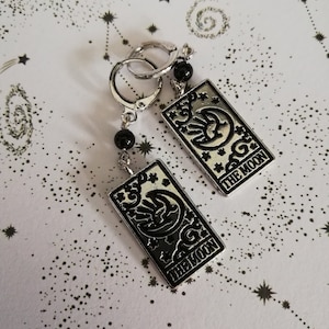 Boucles d'oreilles clips, carte de tarot gravée, la lune, le soleil, l'étoile, la fortune, le monde, perle onyx, witchy, witch, sorcière