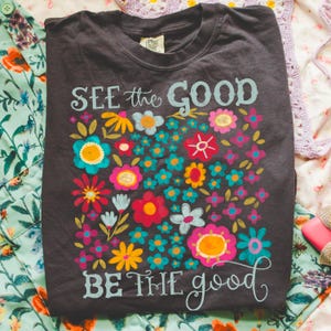 Be the good boho png, inspirerend citaat png, bloemen png, positieve png, geestelijke gezondheid png, T-shirt png, vriendelijkheid png, abstracte bloem png