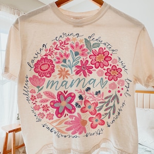 Boho floral mama png, adjectifs maman png, elle est maman png, sublimation maman, floral abstrait, transfert maman dtf, fête des mères, chemise maman png