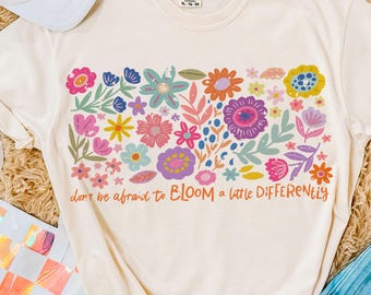 Non aver paura di sbocciare in modo un po' diverso PNG, floreale png, fiore boho png, autismo png, design di maglietta floreale png, salute mentale png