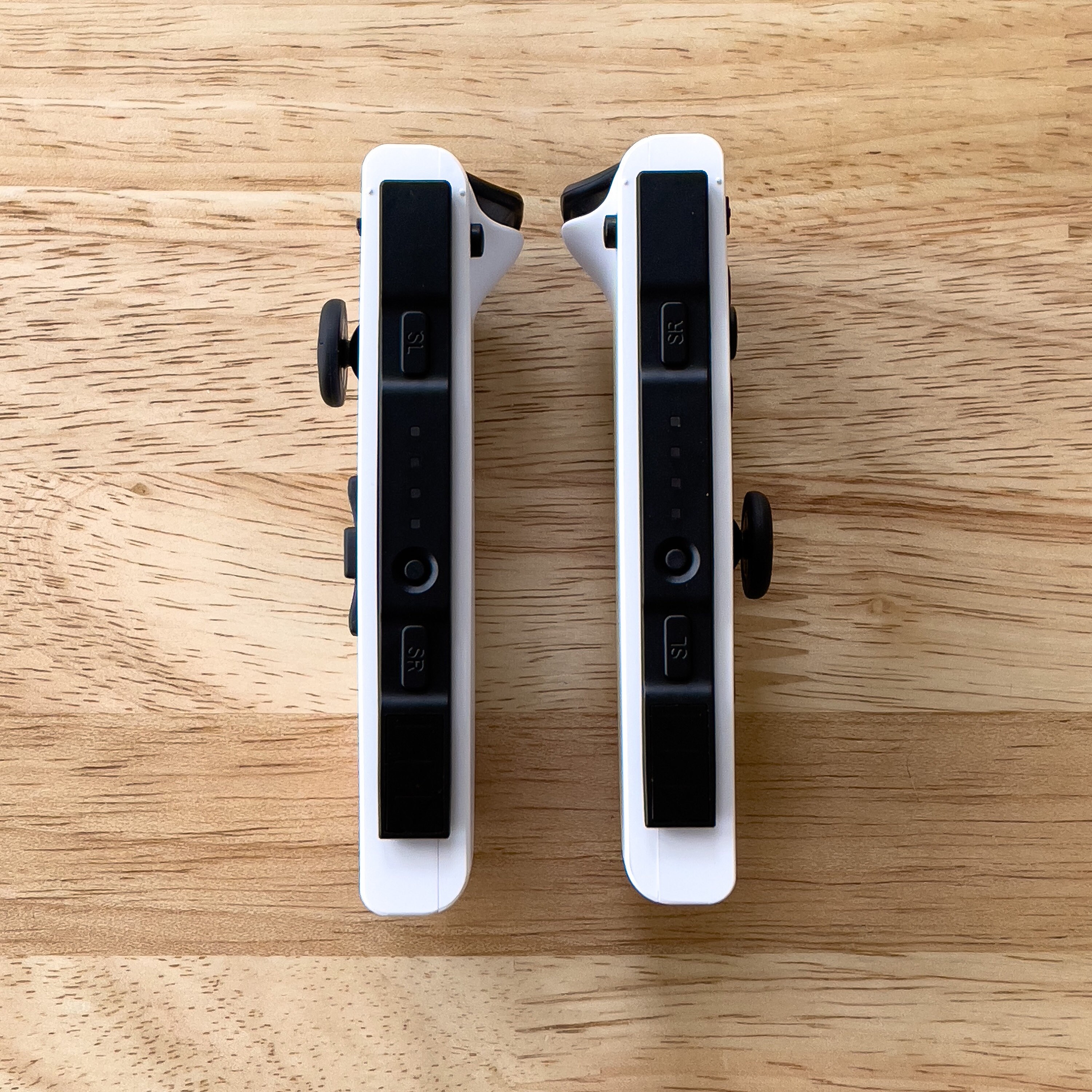 Joy-con LED MOD White With Black Backlit Buttons and D-pad