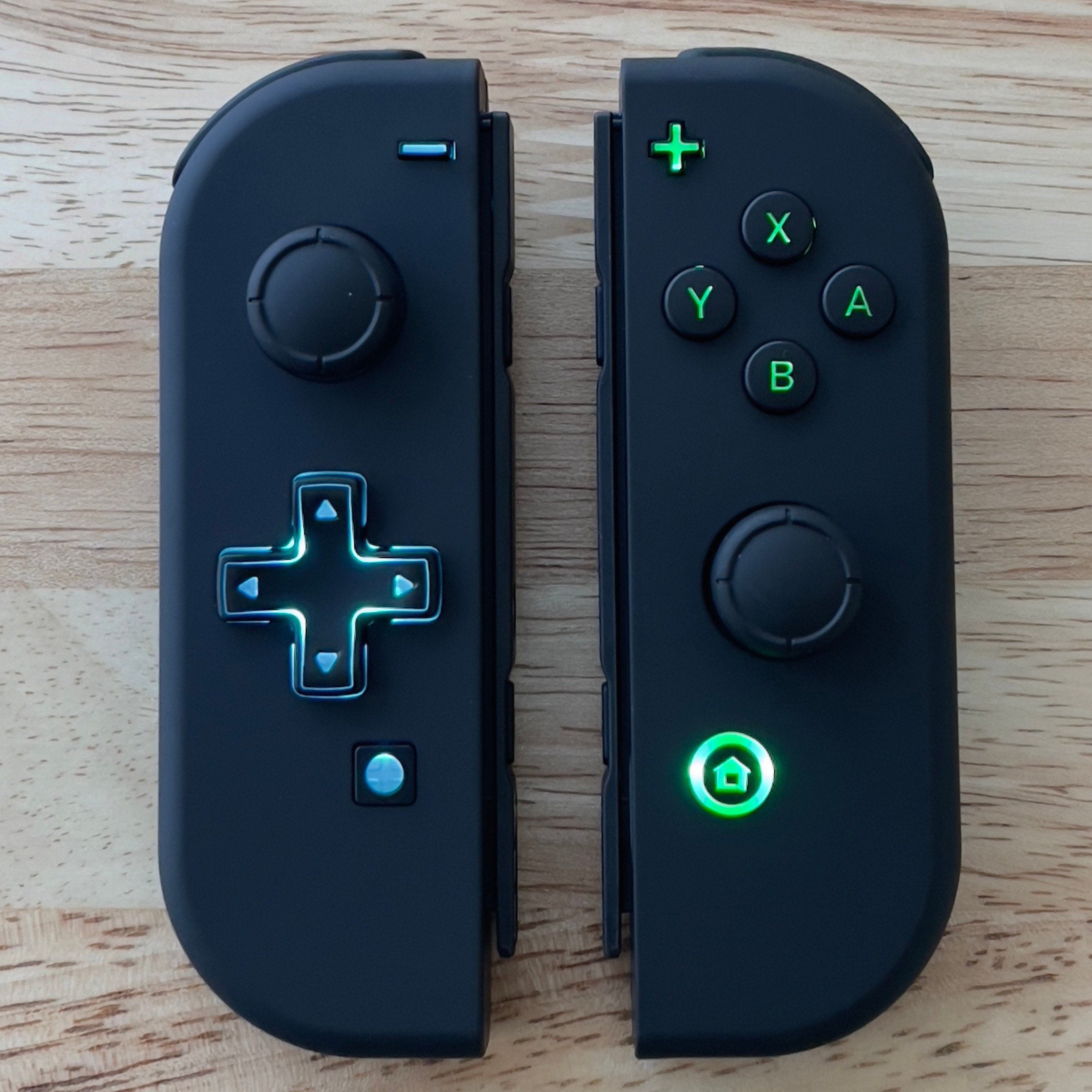 【美品】カスタムJoy-con　WHITE×BLACK COOLモノトーン Joy-con LED MOD White With Black Backlit Buttons and D-pad