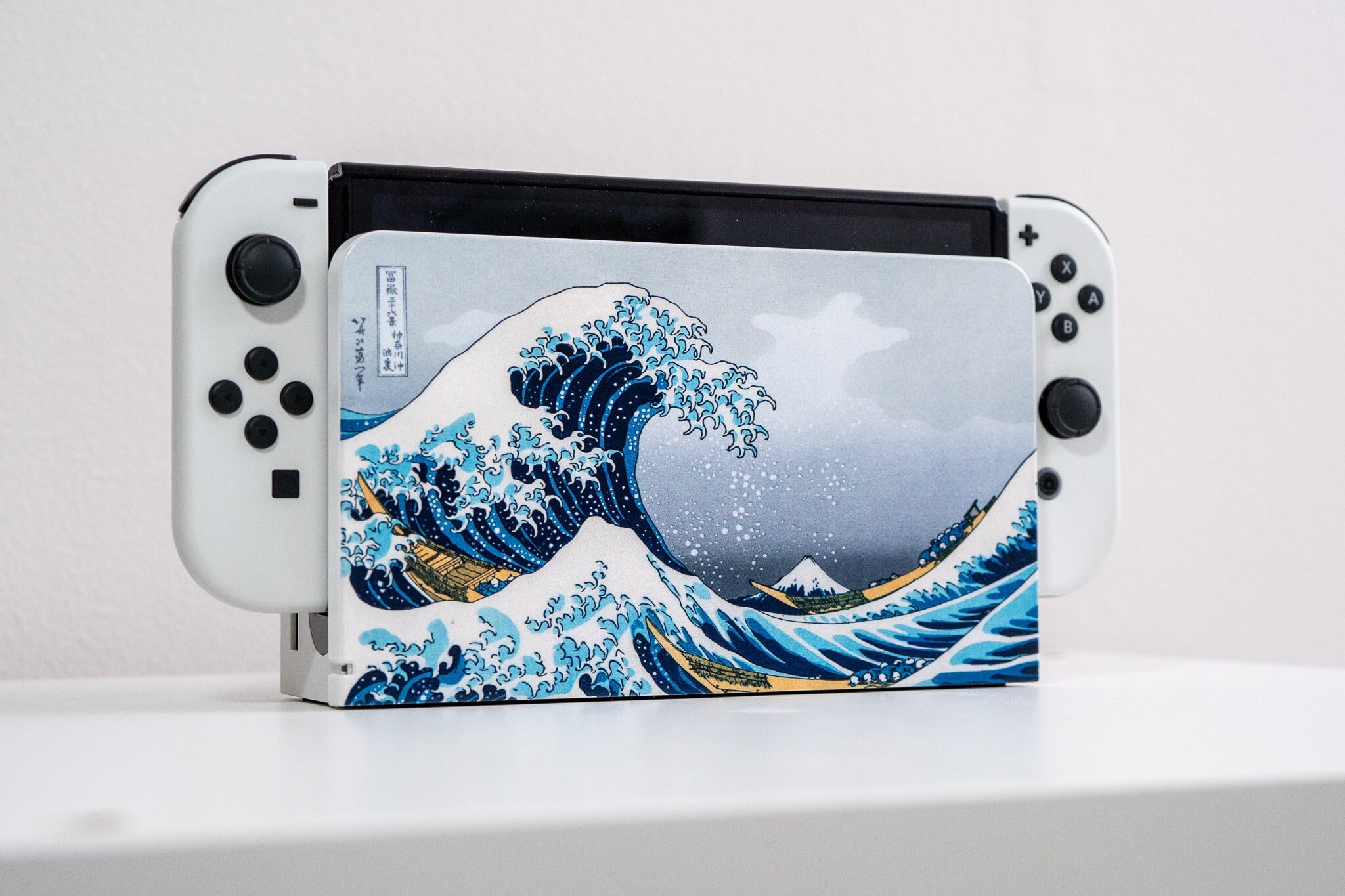 【極美品】Nintendo Switch HAD-S-KGAGL Nintendo Switch V2 Gray, Joy-Con, MightySkins Custom Skin