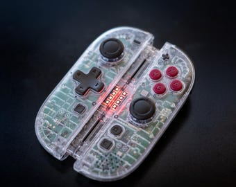 Joy-Con personalizzati per Game Boy Pocket Retro per Switch 2 – Trasparente e rosso rosa