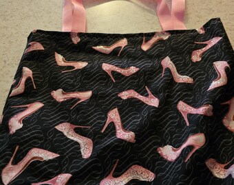 High heel print tote bag