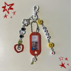 Cruxをイメージしたビーズキーホルダー｜レトロなMP3プレーヤー型バッグチャーム