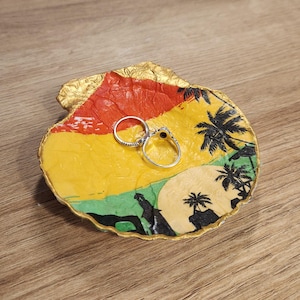 Reggae Rasta Jamaica Sunset Red Gold Green Shell Jewelry Dish Trinket Tray Palm Tree Caribbean Africa Rastafari Music Birthday Friend Gifts
