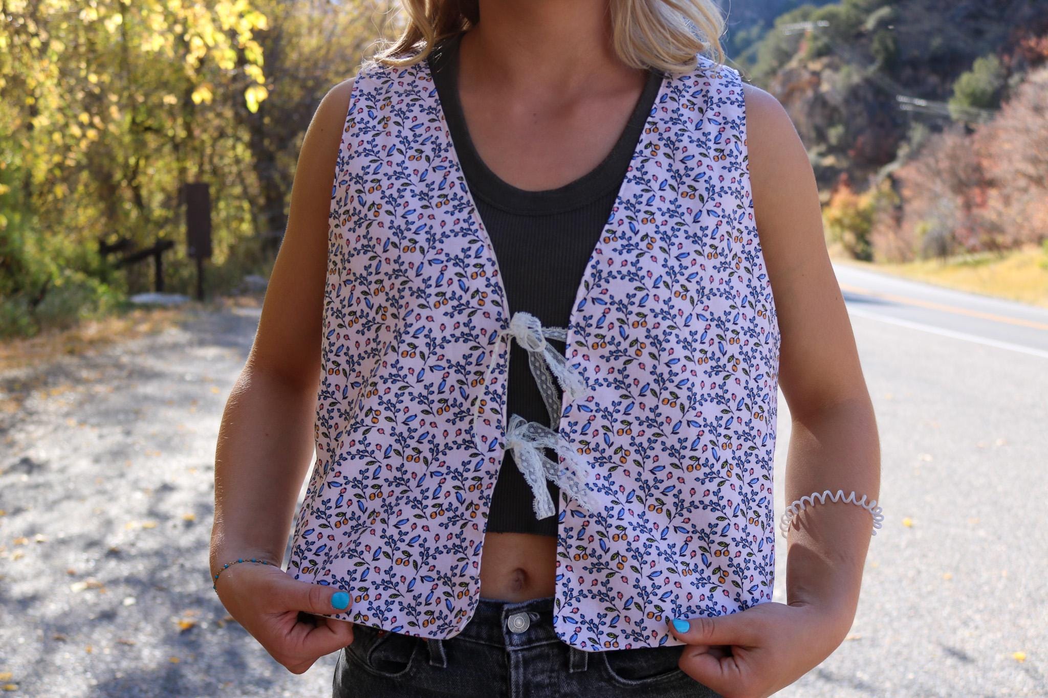 CAROL FRONT TIE VEST - CREAM/BROWN main image 1