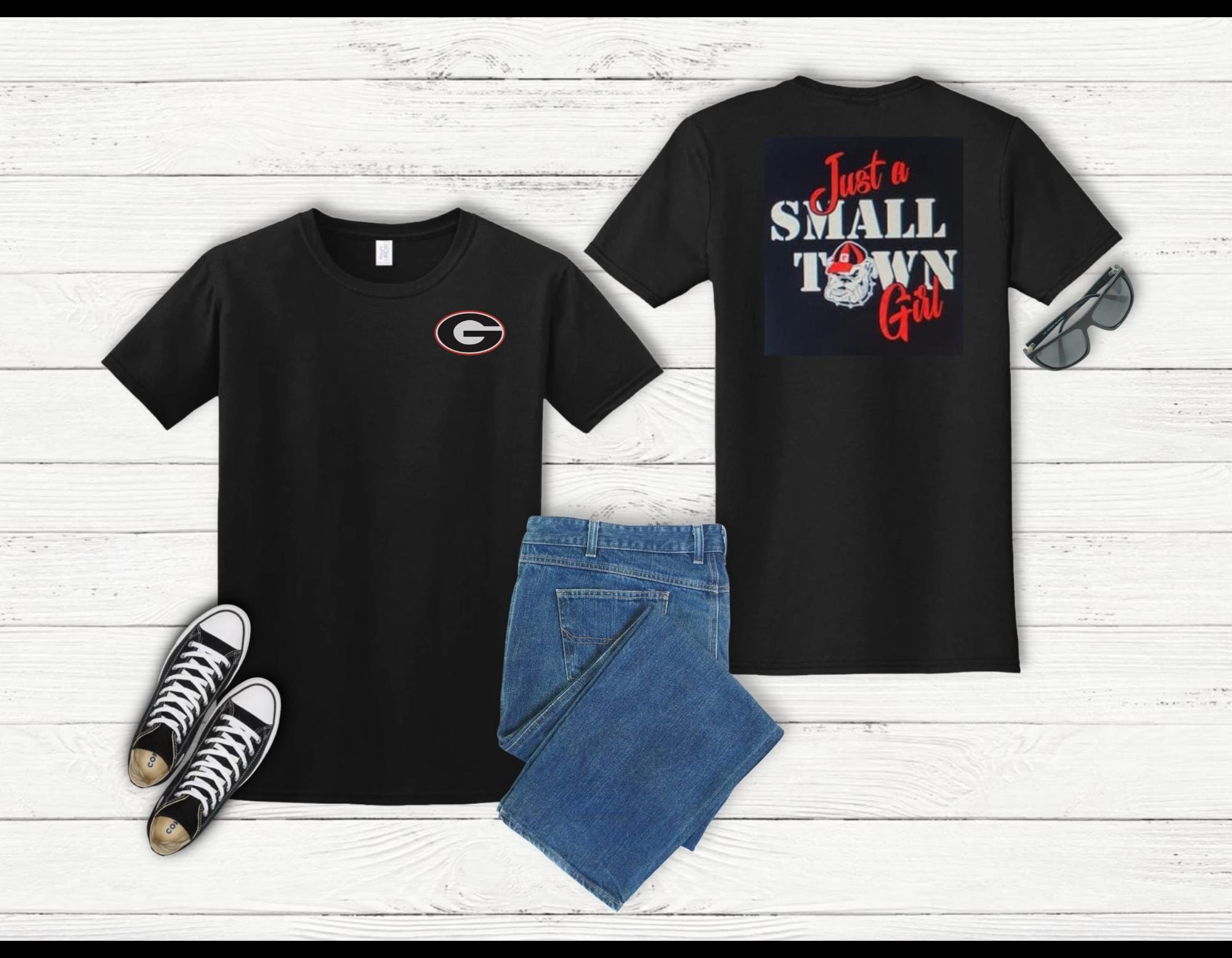 Georgia Bulldog Mascot Que Memorial T-Shirt - UGA X Tribute Short Sleeve Graphic Tee