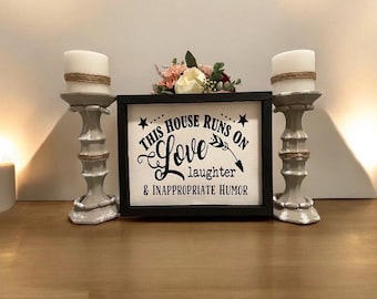 Questa casa si basa sull'amore, sulle risate e sulle decorazioni murali con umorismo inappropriato.