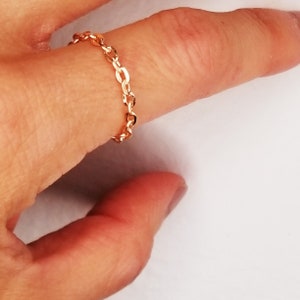 Rose Gold Thin Chain Ring, Delicate Curb Chain Ring, Minimalist Ring, Stacking Ring, Dainty Link Ring, Skinny Ring, Cable Chain Layered Ring