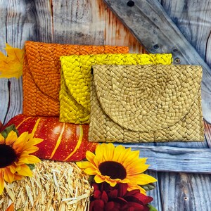 Strokoppeling, gepersonaliseerde strokoppeling, herfsthandtas, koppeling, beige strokoppeling, koppeling, gele strokoppeling, oranje strokoppeling, als cadeau