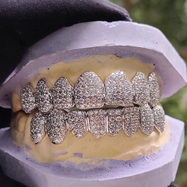 Custom VVS Moissanite diamond Grillz | Custom Iced Out DE Moissanite Diamond 10 Top And Bottom 14K Rose Gold Tooth Grillz For Men