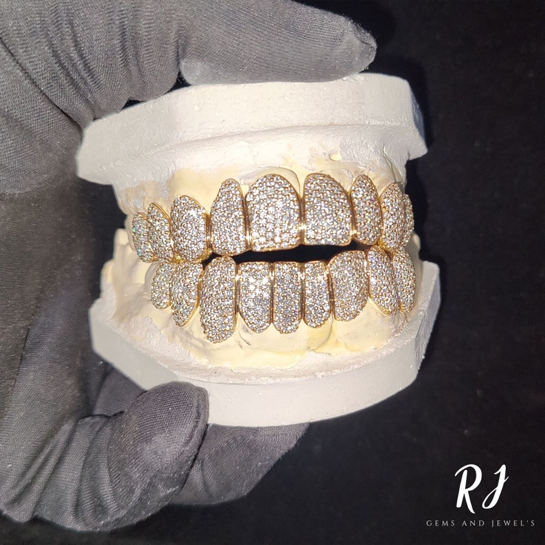 Dents personnalisées Grillz Moissanite Diamond Diamant moissanite personnalisé Grillz 10 dents sur 10 en argent, 10 carats, 14 carats jaune, rose, or blanc image 2