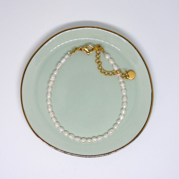 Bracelet with freshwater pearls