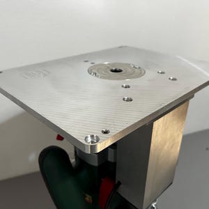 Befestigungsplatte mit Fräslift für BOSCH ACE 1200-1400 Motorisiert