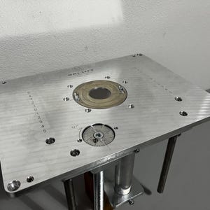 Befestigungsplatte mit Fräslift für BOSCH GOF 1250 CE