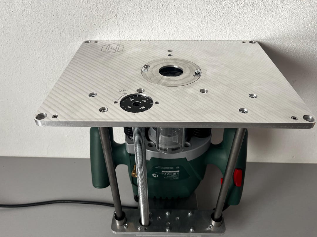 Sollevatore Router Per Tavolo Da Lavoro - Kit Metallico Con Bloccaggio A 4 Ganasce E Manovella - Foto 4