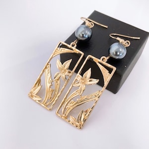 Hawaiian Tribal Tropical Flower with Shell Pearls Hamilton Gold Earring or Necklace