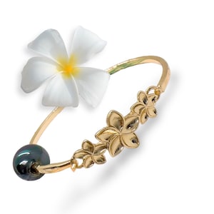 Three Plumeria Flower with Peacock Shell Pearl Hamilton Gold Open Hammered Bangle Jewelry