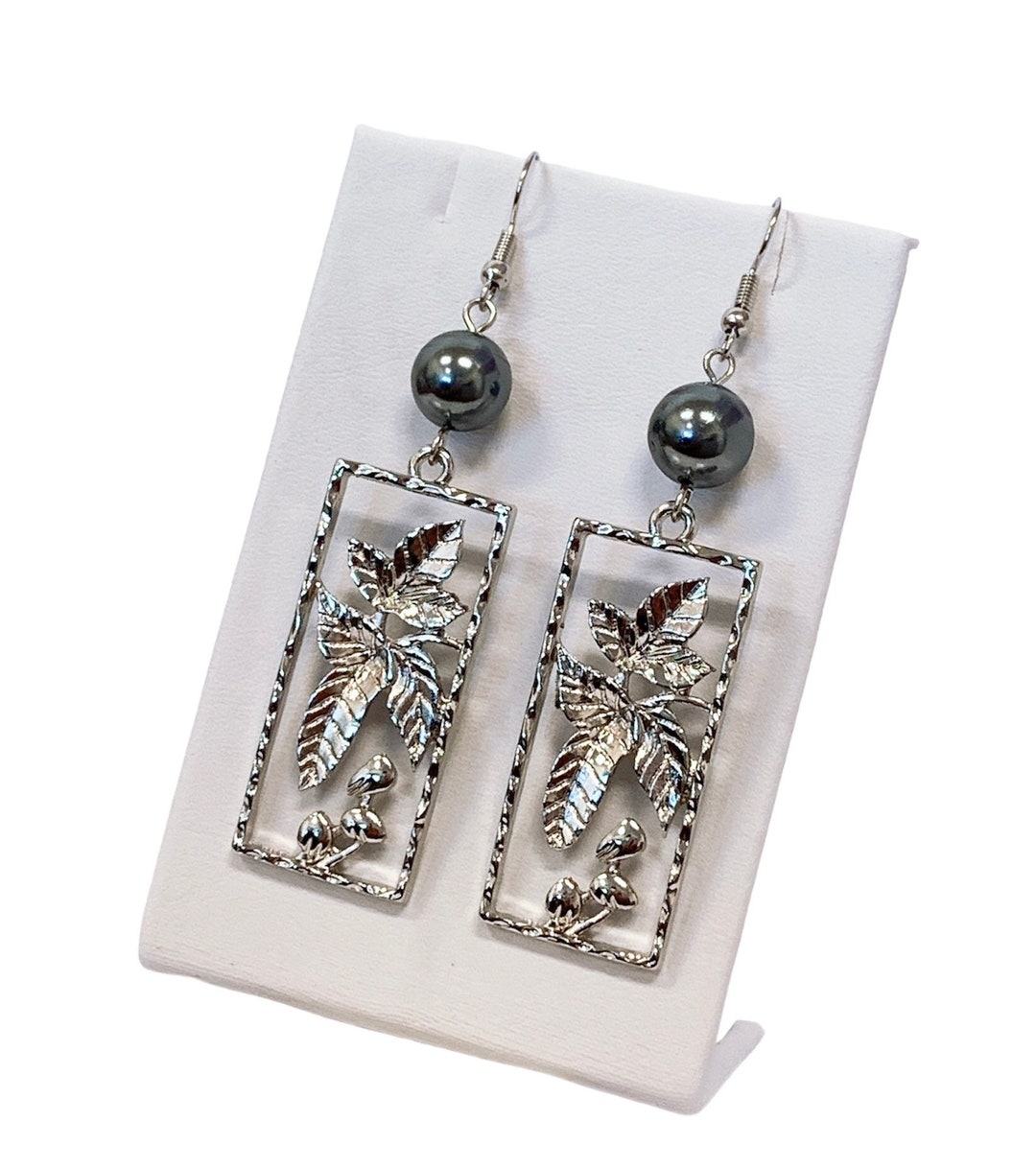 Hawaiian Kukui Nut Leaf With Shell Pearls Hamilton Silver Earring or