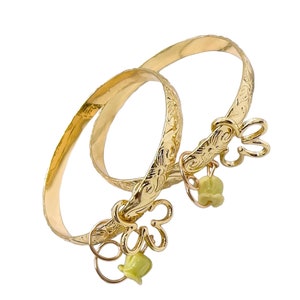 7mm  Hamilton Gold Hawaii Tropical Flower and Wave Scroll Design Bangle with Flower Charm  and crown Flower