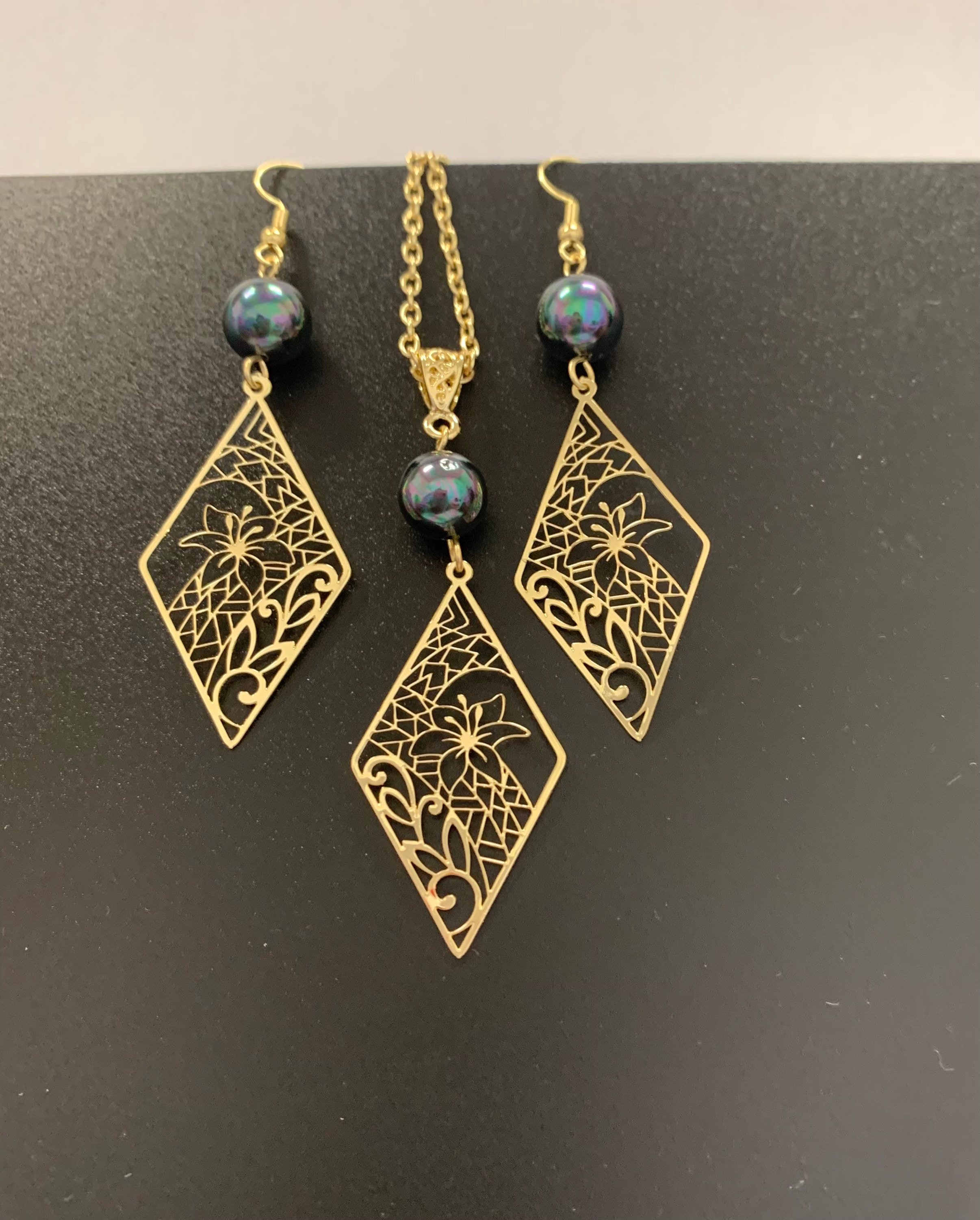 Gold Earring and Necklace Set - Etsy