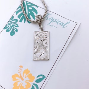 Hawaiian Flower Plate Necklace with Rope Chain Hamilton Silver Color